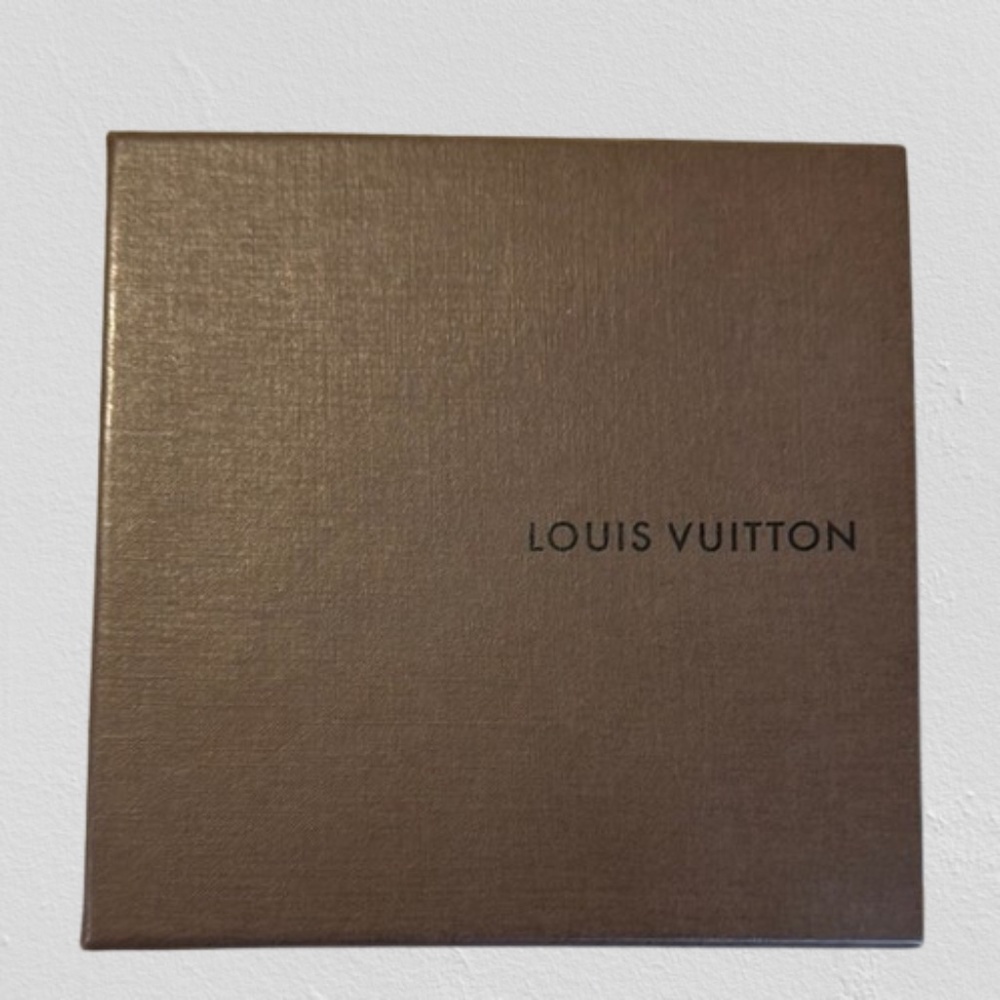 Louis Vuitton Brown Box w/ White Pull Out Box Size: 14 cm x 14 cm x 8 cm